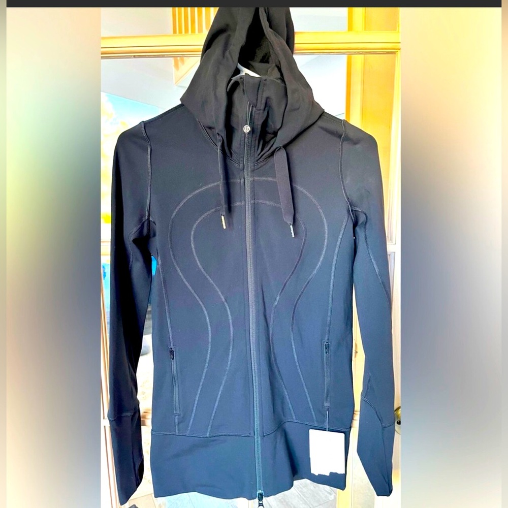 Lululemon Jacket Black Size 4 Stride Jacket Double Zip ThumbHole. Mint condition